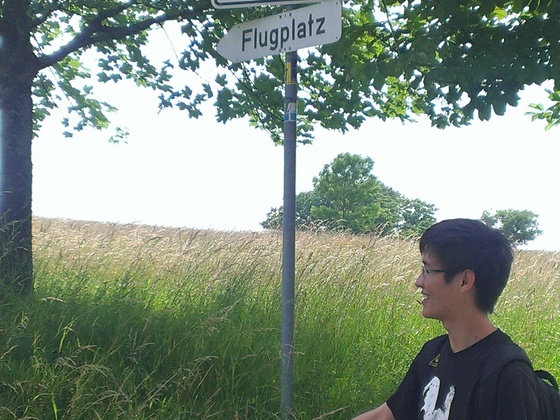 Sign in Flugplatz - Frauenbergkapelle Crossroad