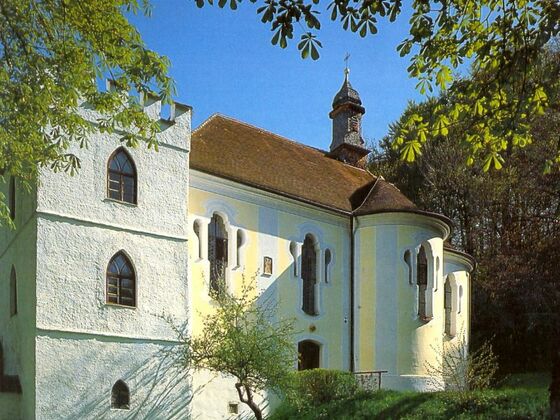 Schlosskirche Pöring „Maria von der Versöhnung“