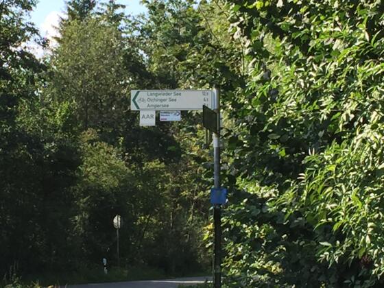 rechts und links führt der Radweg zum Olchinger See