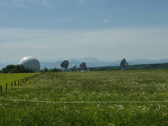 Weitblick auf die Erdfunkstelle