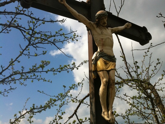 Wegkreuz oberhalb des Grabensees