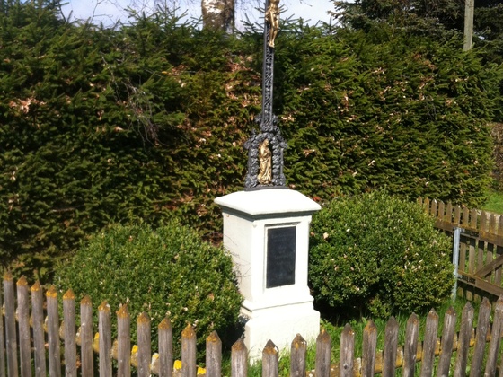 Wegkreuz am Ortseingang von Urspring