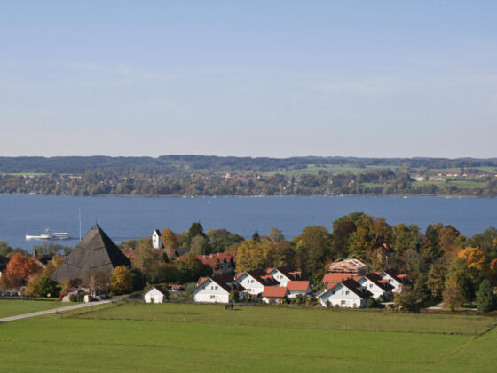 Blick von Breitbrunn über den Ammersee.