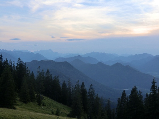 Abendliches Panorama beim Zustieg zur Tegernseer Hütte