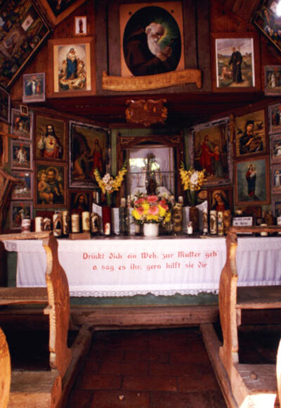 Der Altar der Holzkapelle