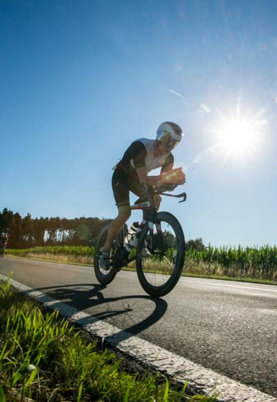 Rennradfahrer auf Straße
