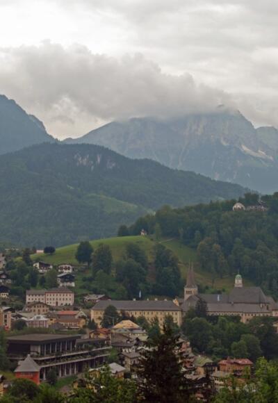 Blick vom Herzogberg auf Berchtesgaden und den Untersberg