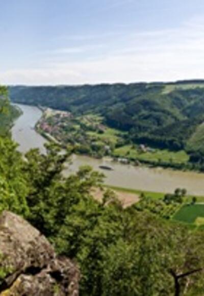 Blick vom Ebenstein ins Donautal