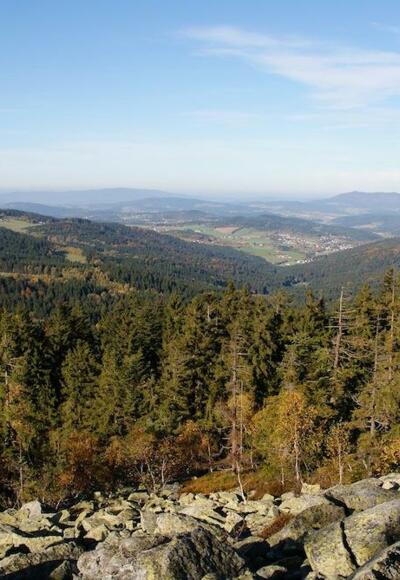 Aussicht nach Norden vom Blockfeld unter dem Gipfel