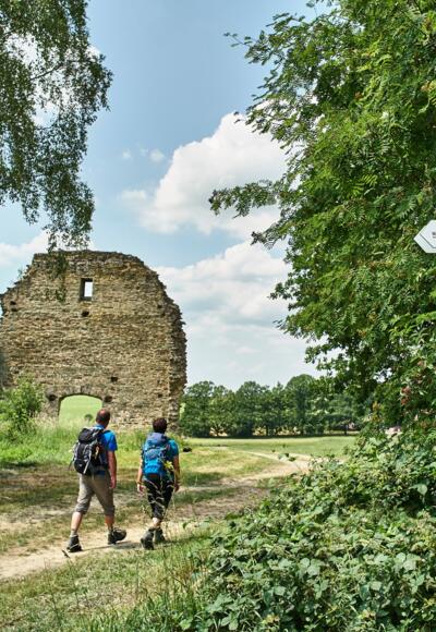 Auf dem FrankenwaldSteig unterwegs zur Ruine Heilingskirche