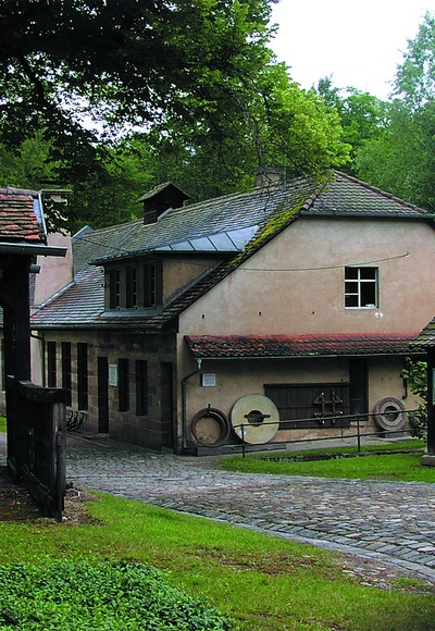 Eines der drei Museen der Stadt Roth, die der Museumsweg verbindet: Das Museum Historischer Eisenhammer Eckersmühlen