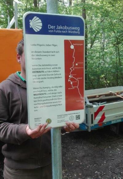 Ramsthal - Hinweistafel zum Abzweig