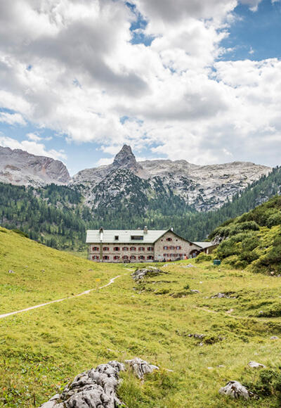 Kärlingerhaus vor Schottmallhorn und Steinernem Meer