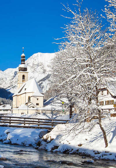 Die Kirche Ramsau im Winter