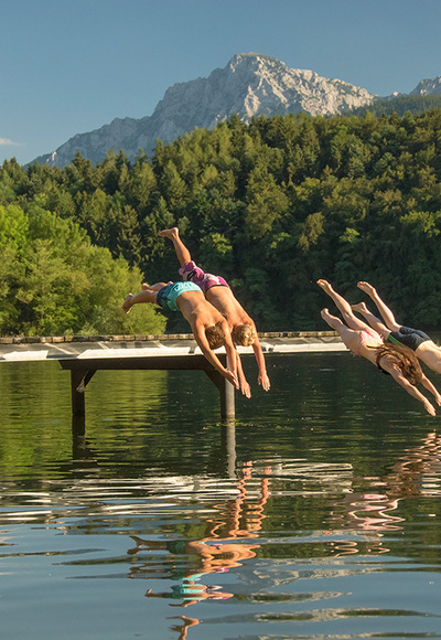 Sprung in einen der wärmsten Seen Bayerns