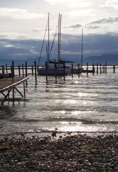 Blick auf den Chiemsee von Gstadt aus