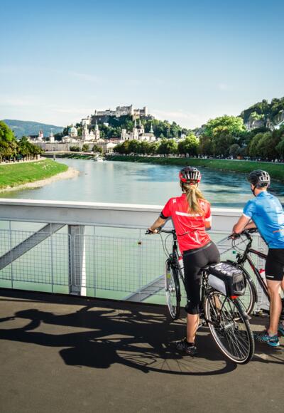 Tauernradweg Blick vom Müllnersteg auf die Altstadt von Salzburg