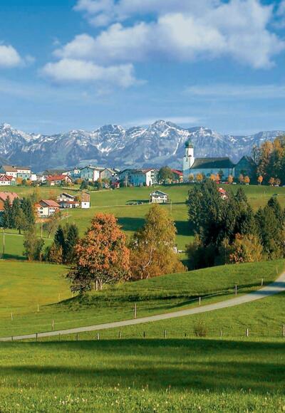 Sulzberg mit seiner Kirche im Empire-Stil