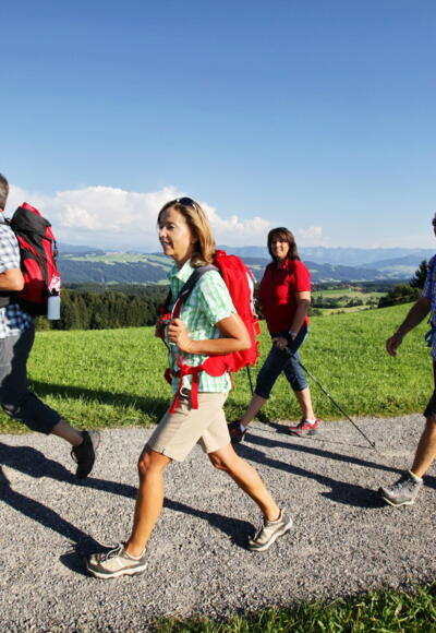 Aussichtsreich Wandern auf dem Höhenweg