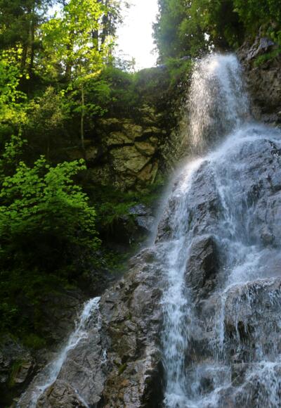 Kleiner Wasserfall in der Höllschlucht, bei Pfronten-Kappel