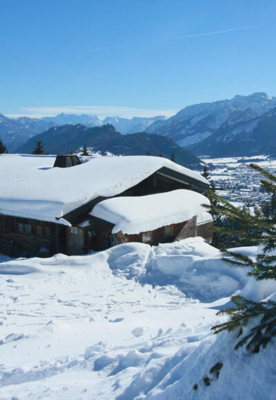 Die Hündeleskopfhütte im Winter