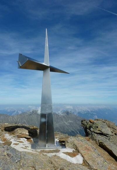 Das Gipfelkreuz auf der Haidenspitze. 2,5 Stunden Aufstieg von der Pforzheimer Hütte.