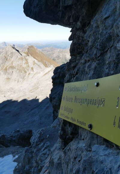 Wegweiser an der Kleinen Steinscharte