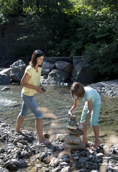 Wasserspiele an der Ach in Fischen