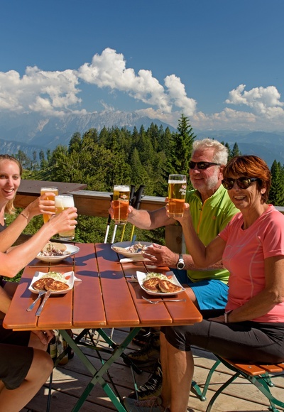 Brotzeit am Brünnsteinhaus