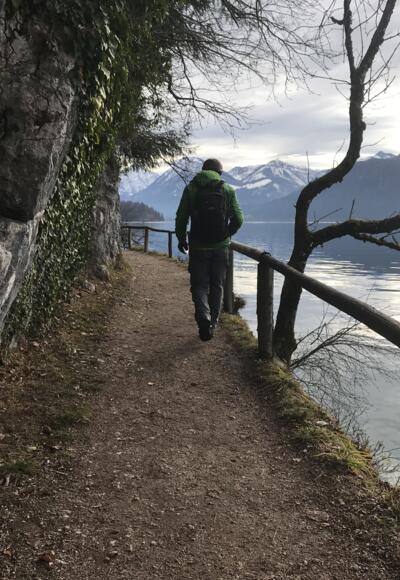 Wanderweg entlang des Wolfgangsees