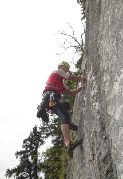 Steil und griffarm ist die 5. Seillänge - allerdings auch problemlos A0 möglich.