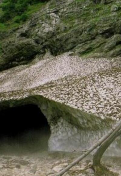 Eiskapelle im Griesbachgraben am Fuße des Wieserhörndl