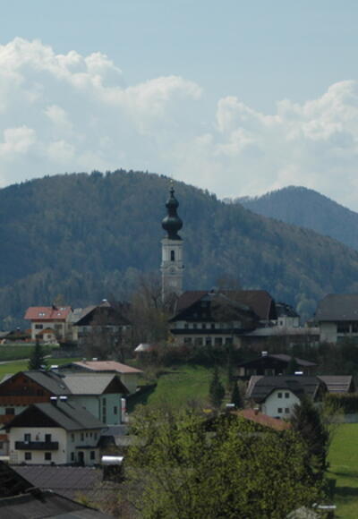 Kirche und Dorfzentrum von Faistenau