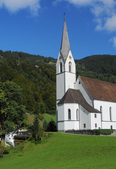 Silbertal, Katholische Pfarrkirche Heilige Josef und Nikolaus mit Friedhof 10