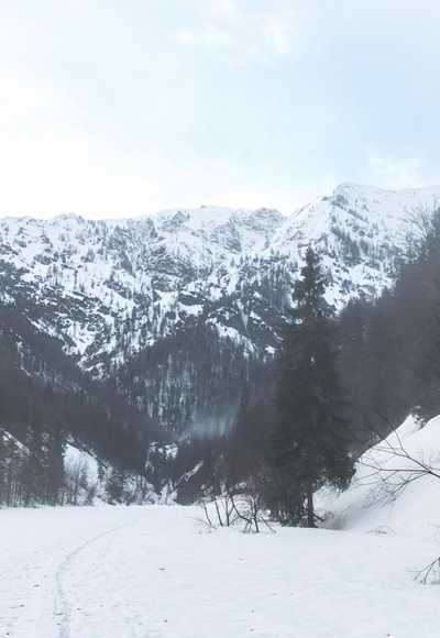 flach in der Furt einwärts