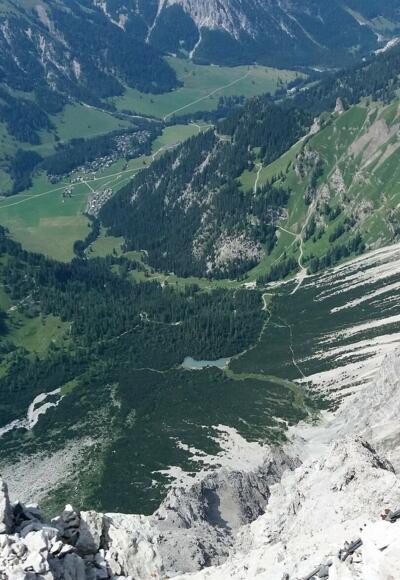 Hirschsee und Nenzinger Himmel vom Panüelerkopf.