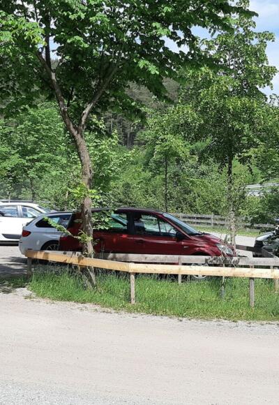 Gebührenfreier Parkplatz am Ausgangspunkt.