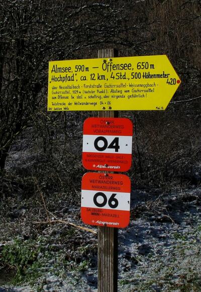 Gleich beim Deutschen Haus finden wir den Wegweiser &lt;Offfensee 420&gt; und folgen ihm