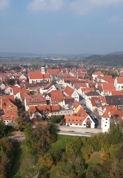 Historische Altstadt von Schongau mit dem Polizeidienerturm im Vordergrund
