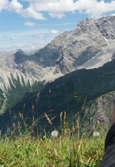 Panüelerkopf, Salaruelkopf von der Blumenwiese des Gorfions aus.Sonntag, 29. Juli 2018 15:02:15