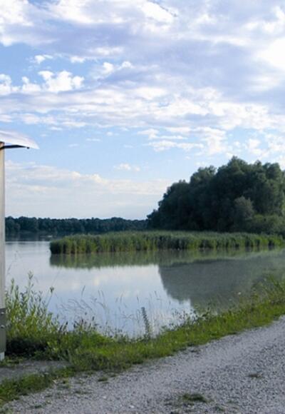 Am Inndamm bei Ering