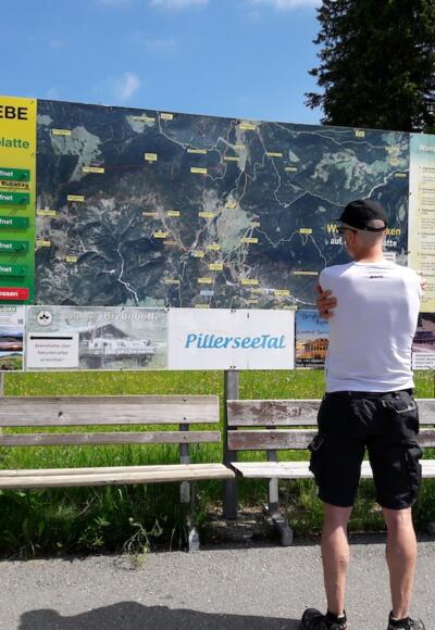Werbetafel am Parkplatz Steinplatte (Startpunkt)