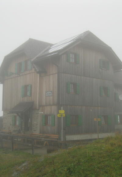 Das Hochweißsteinhaus, 1867 m