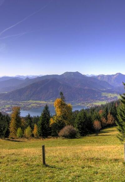 Aussicht vom Beggasthaus auf den Malerwinkel des Tegernsees