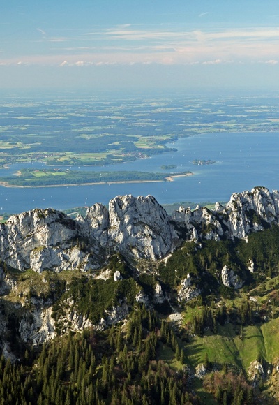 Kampenwand-Gipfel mit Chiemsee