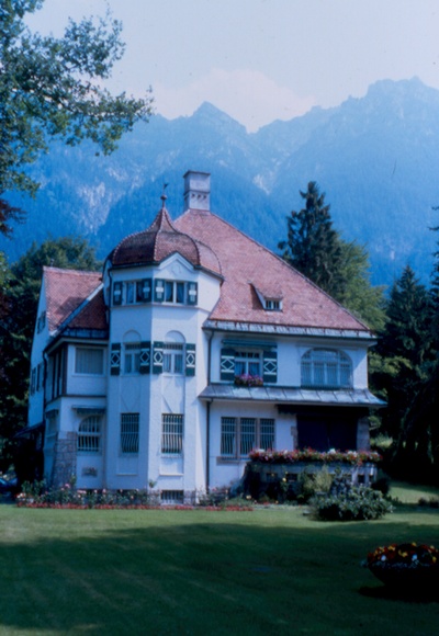 Strauss Villa