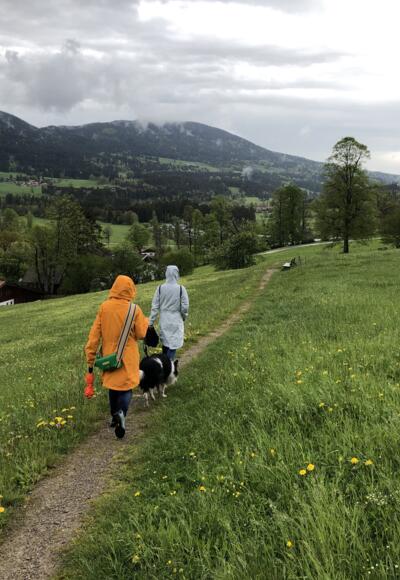 Auf dem Wiesenweg nach Marbach