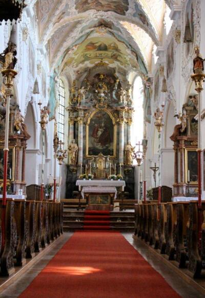 Pfarrkirche St. Zeno Isen, Blick auf Altar