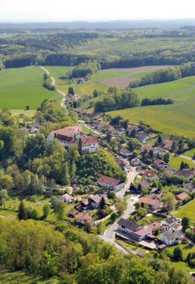Schloss Burgrain von oben