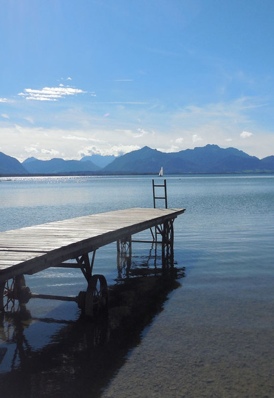 Blick vom Steg in Schützing auf den Chiemsee